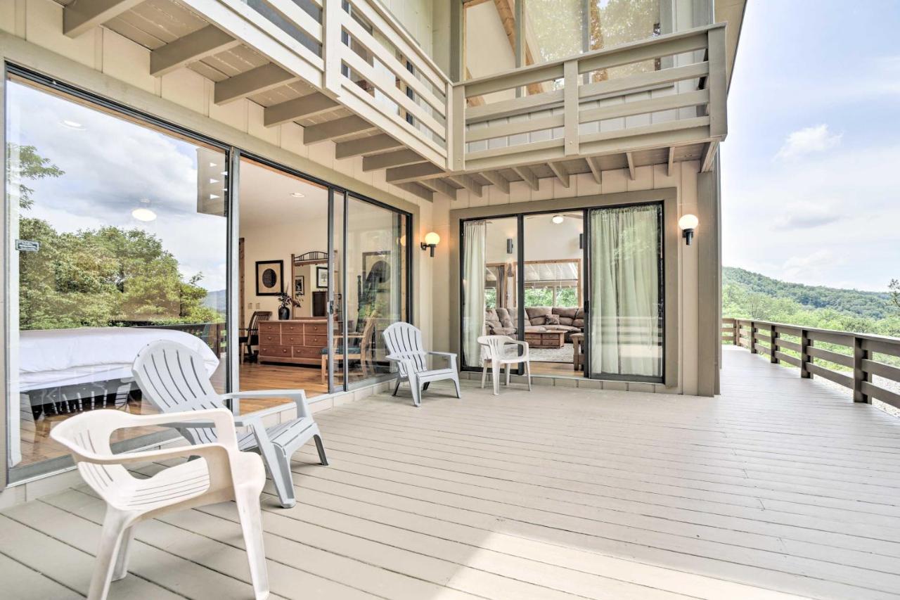 Vibrant Bryson City Home With Mtn Views And Deck! Extérieur photo