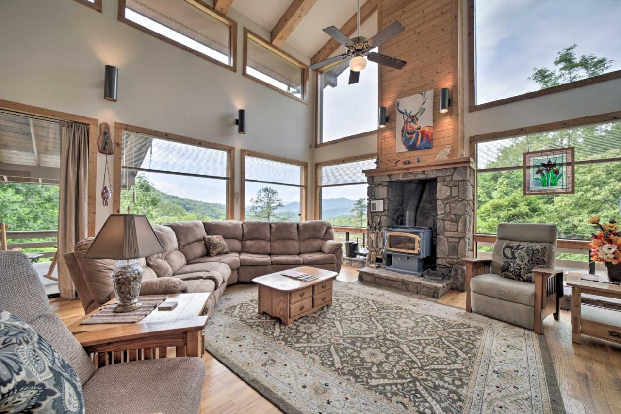 Vibrant Bryson City Home With Mtn Views And Deck! Extérieur photo