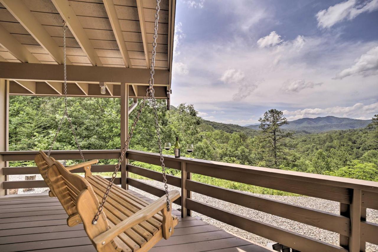 Vibrant Bryson City Home With Mtn Views And Deck! Extérieur photo
