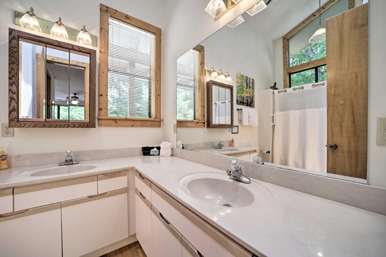 Vibrant Bryson City Home With Mtn Views And Deck! Extérieur photo