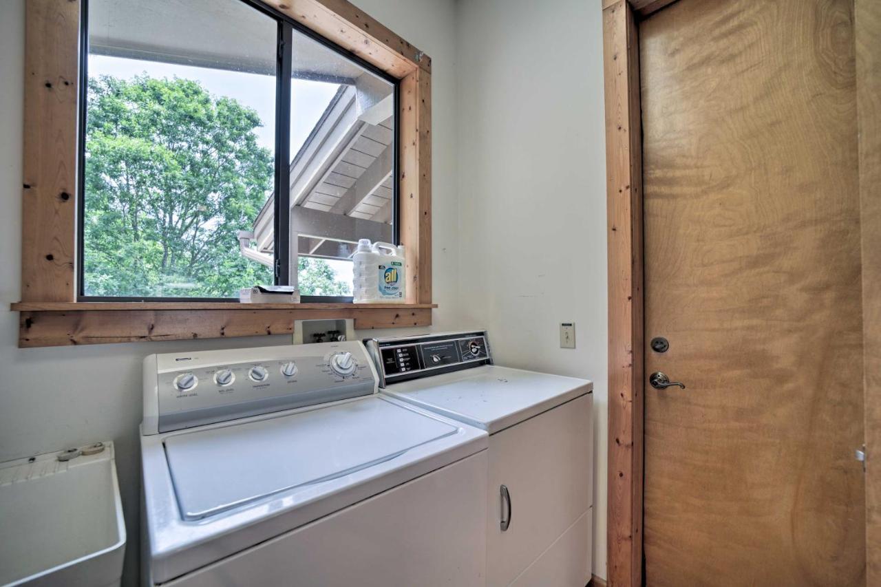 Vibrant Bryson City Home With Mtn Views And Deck! Extérieur photo