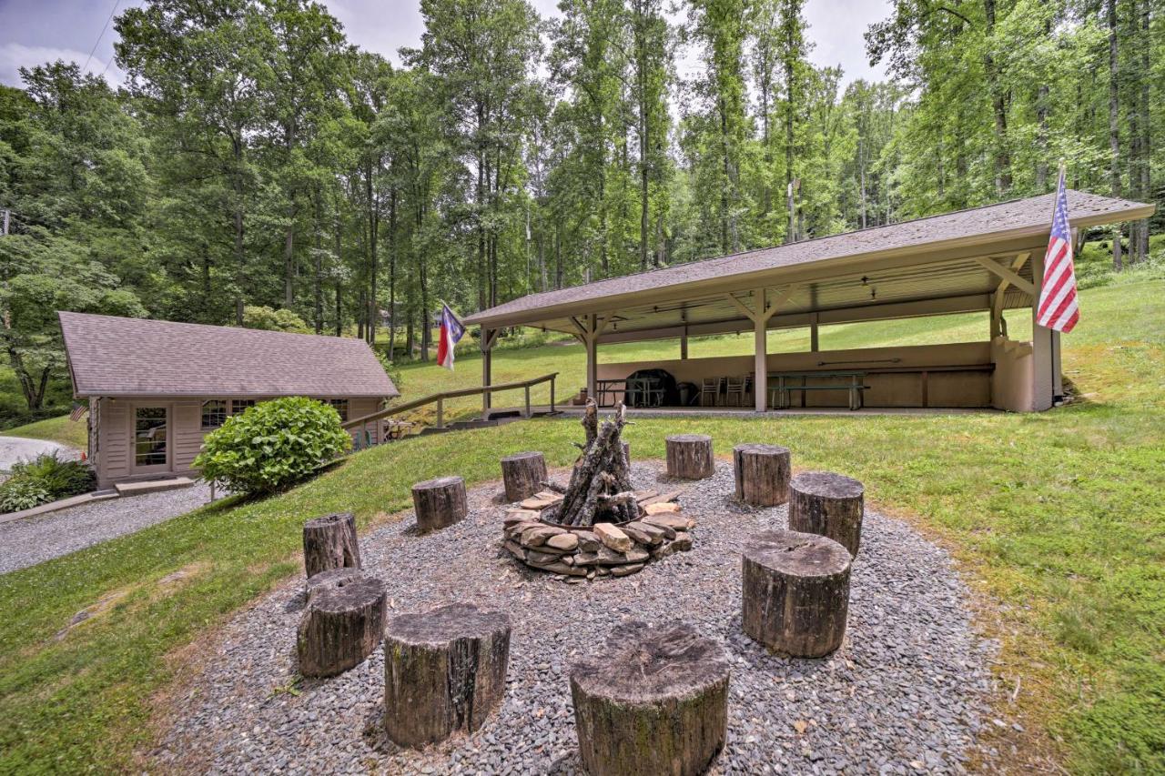 Vibrant Bryson City Home With Mtn Views And Deck! Extérieur photo